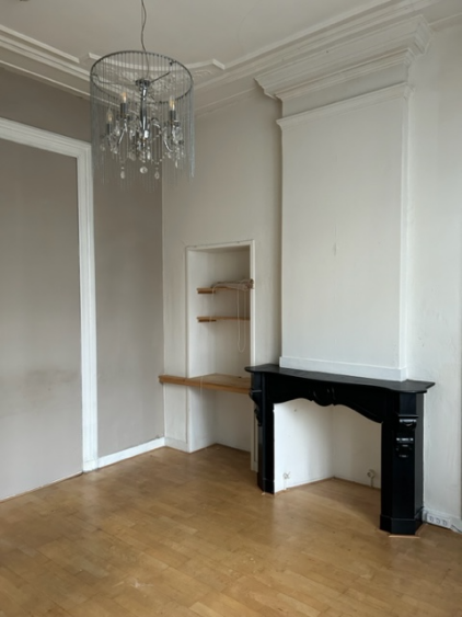 Mooie kamer in een statig huis.
